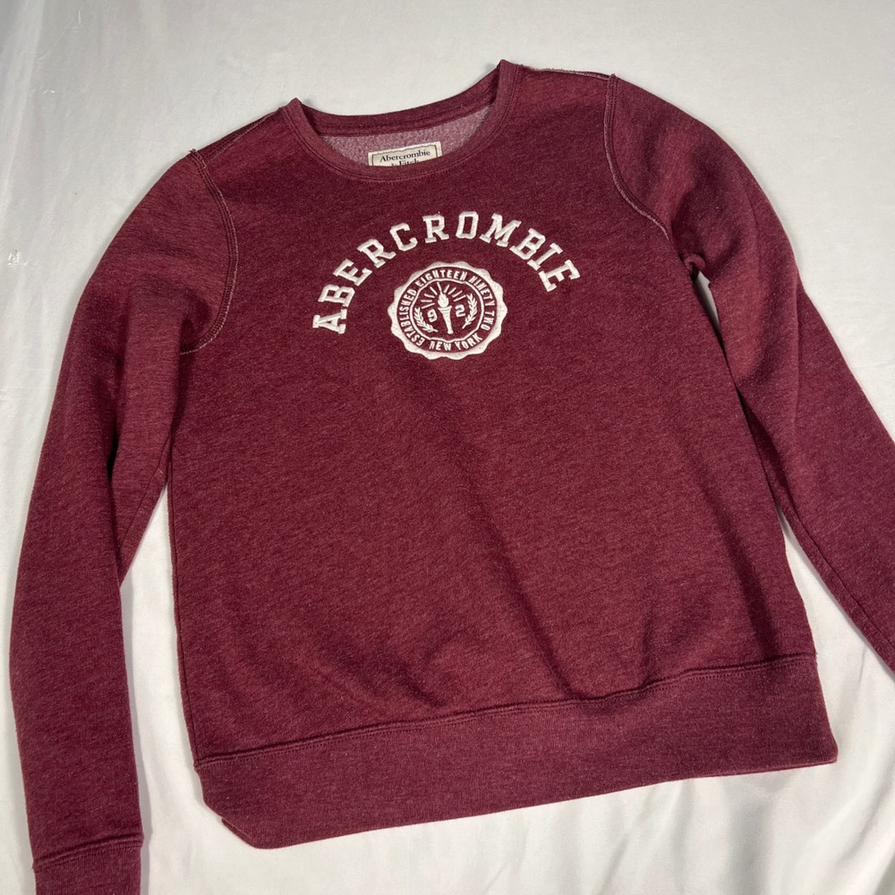 Abercrombie & Fitch Womens Maroon Graphic Crewneck Sweatshirt Size Small Maroon - Picture 2 of 7